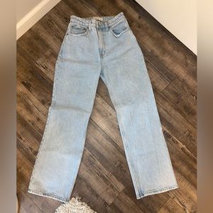 Abercrombie ‘90s high rise relaxed jean in curve love